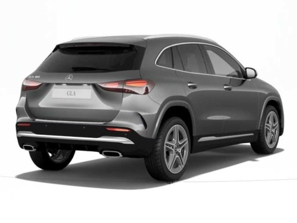 Mercedes-Benz GLA SUV nuova a Verona (2)