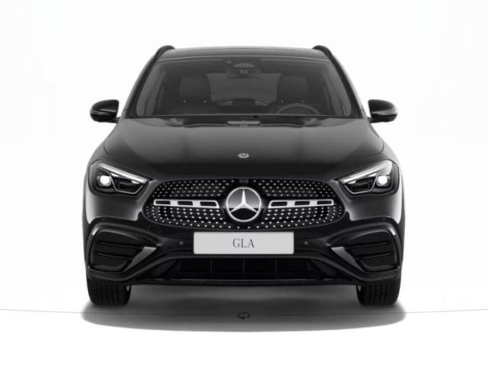 Mercedes-Benz GLA SUV nuova a Verona (3)