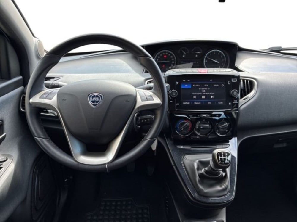 Lancia Ypsilon usata a Ancona (10)
