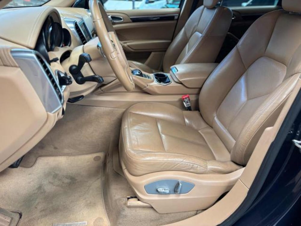 Porsche Cayenne usata a Pesaro-Urbino (10)