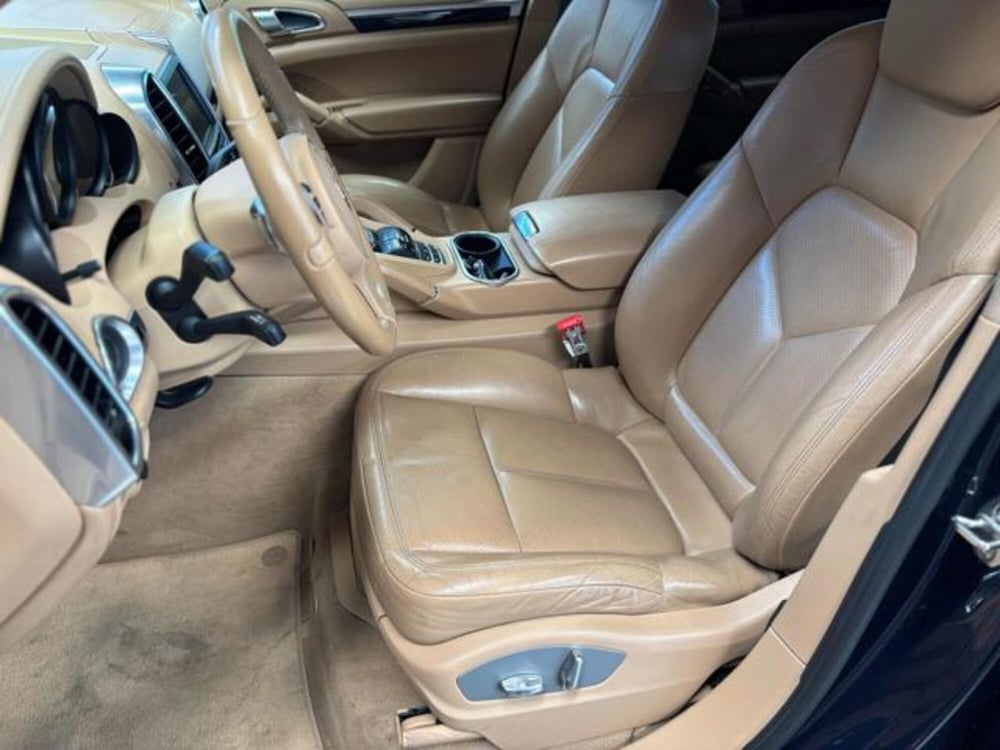 Porsche Cayenne usata a Pesaro-Urbino (12)