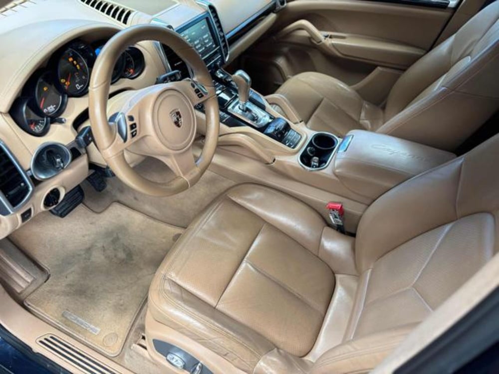 Porsche Cayenne usata a Pesaro-Urbino (9)