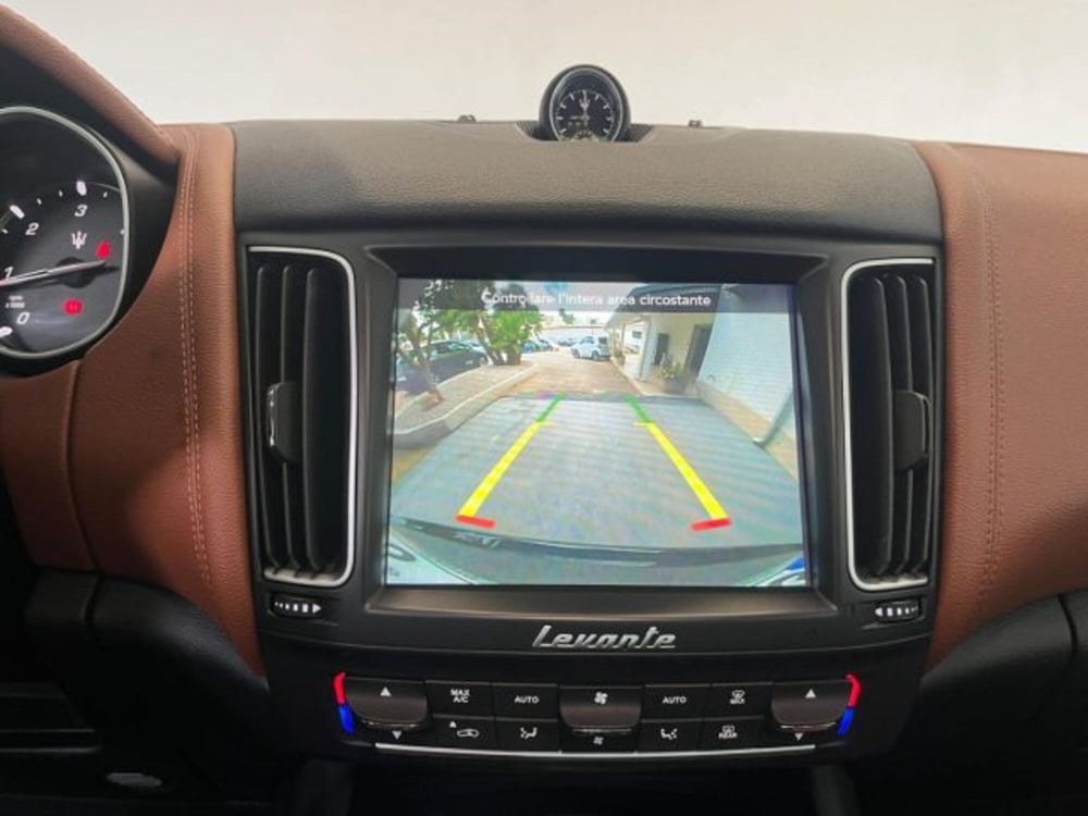 Maserati Levante usata a Trapani (12)