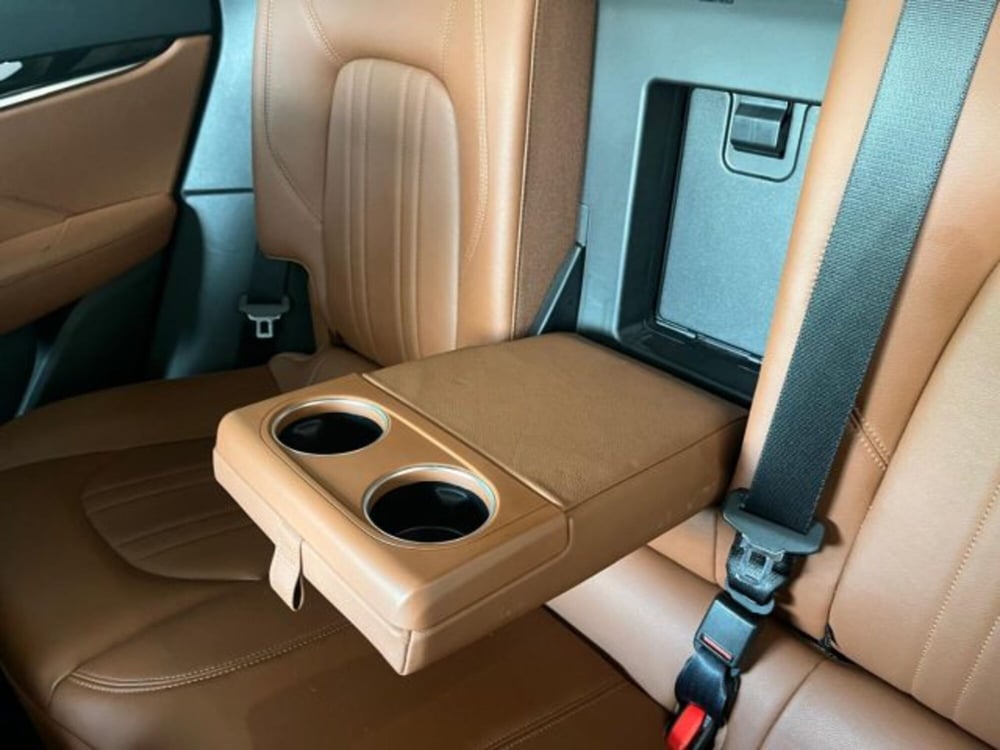 Maserati Levante usata a Trapani (15)