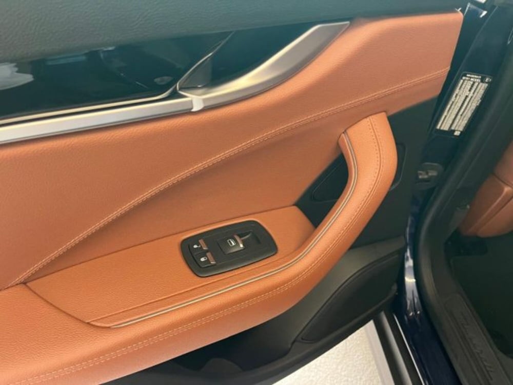 Maserati Levante usata a Trapani (17)
