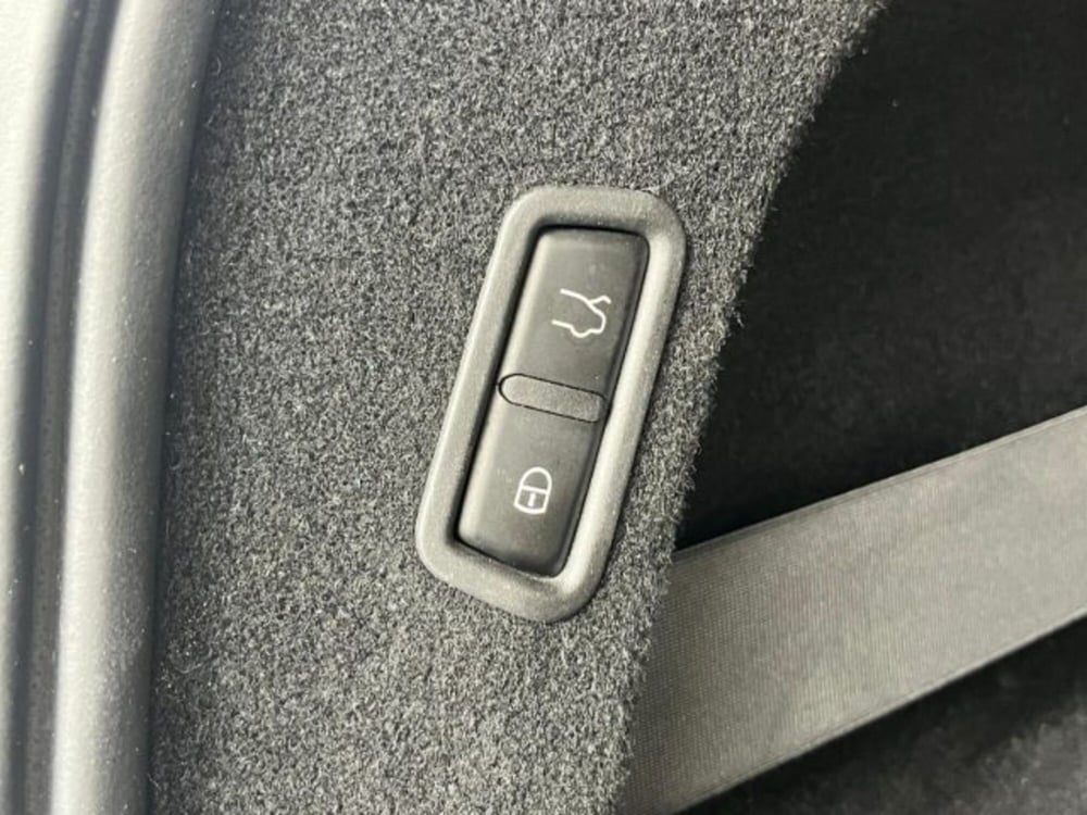 Maserati Levante usata a Trapani (8)