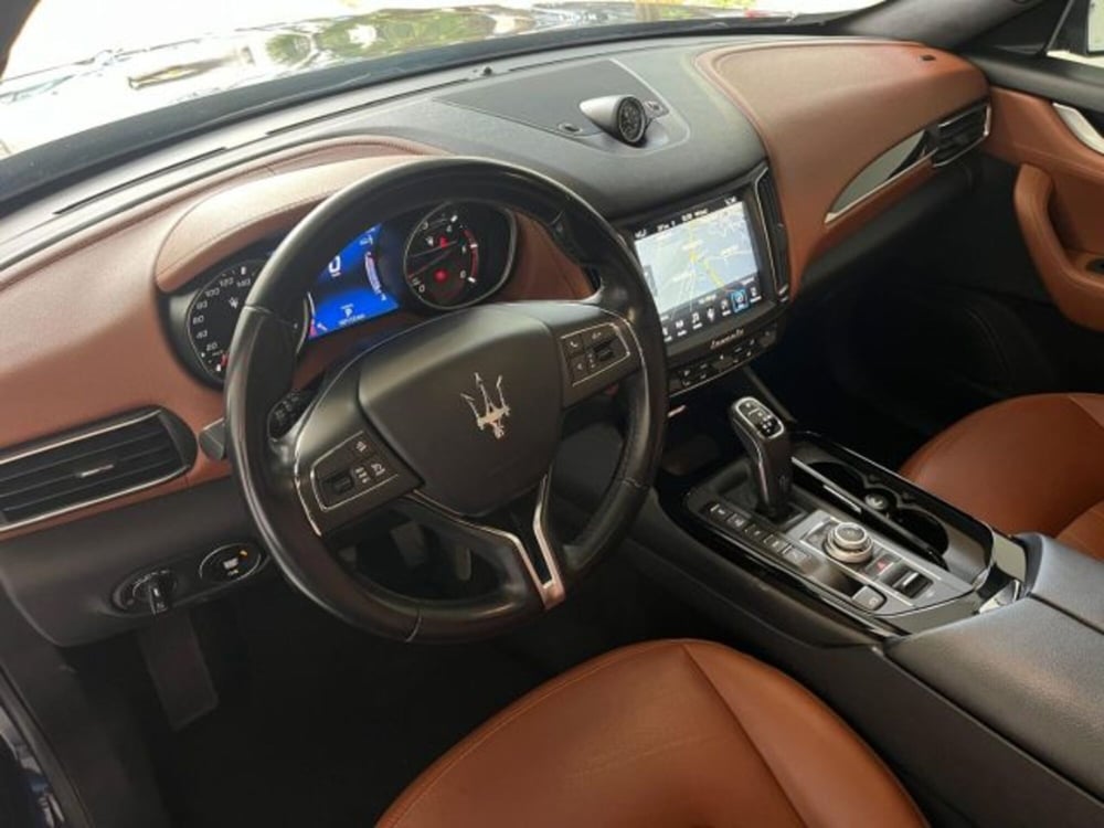 Maserati Levante usata a Trapani (9)