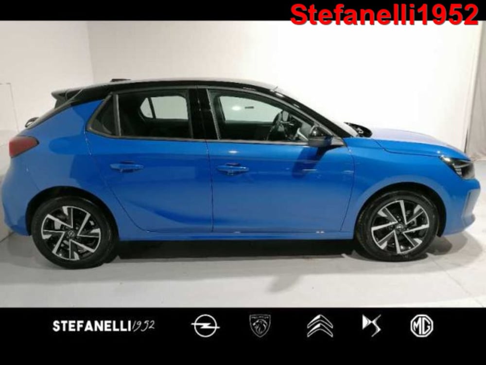 Opel Corsa nuova a Bologna (2)
