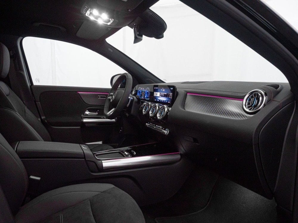 Mercedes-Benz EQA nuova a Macerata (17)