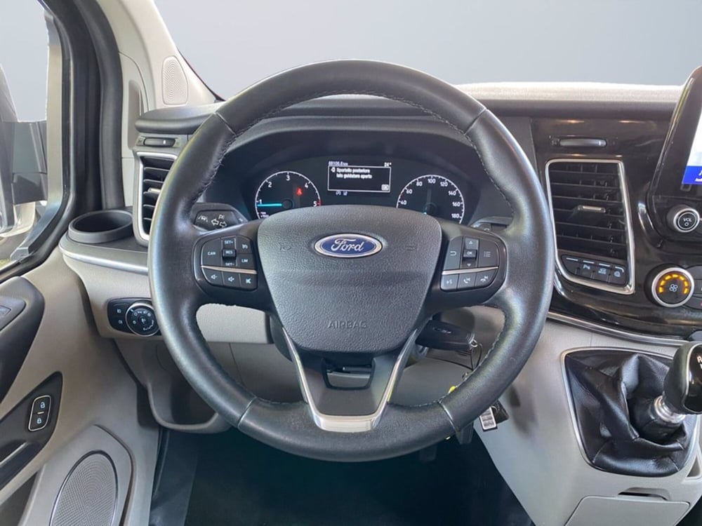 Ford Tourneo Custom usata a Milano (13)