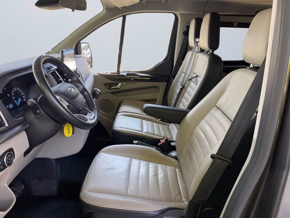 Ford Tourneo Custom usata a Milano (9)