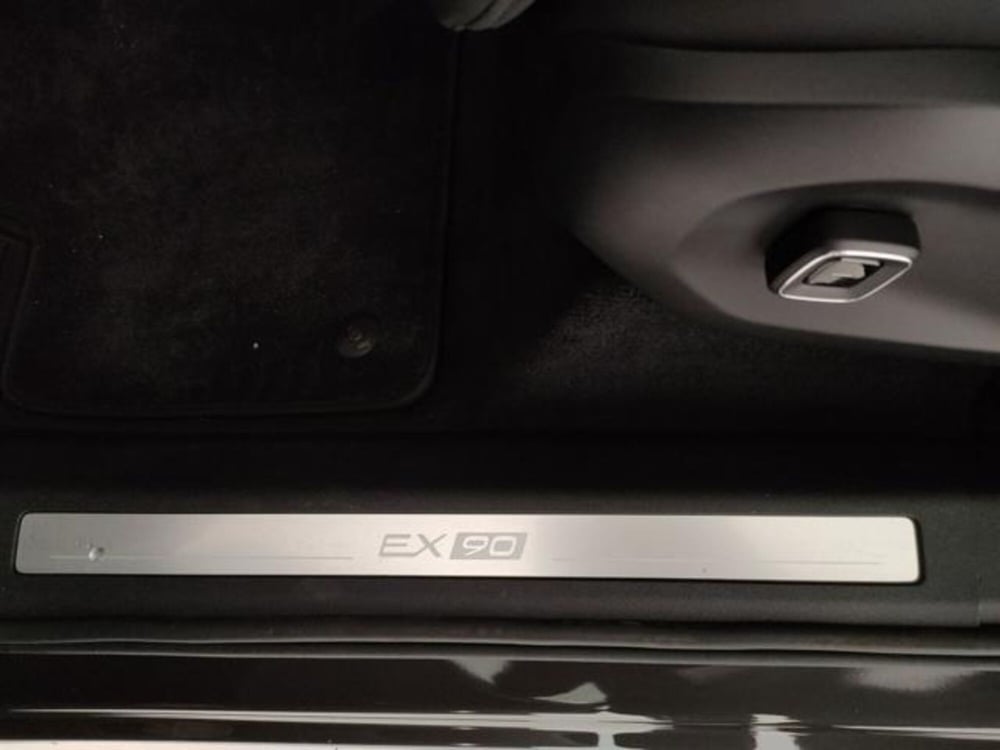 Volvo EX90 usata a Modena (15)