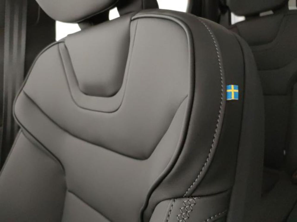 Volvo EX90 usata a Modena (16)