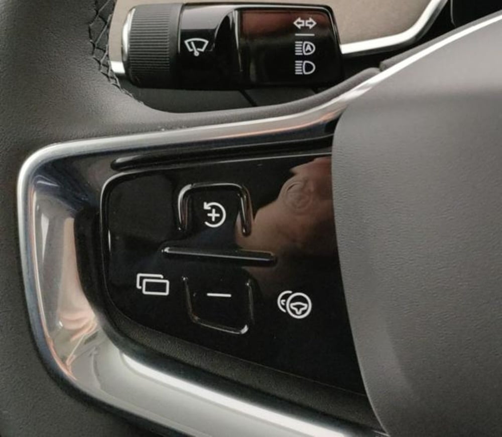 Volvo EX90 usata a Modena (20)