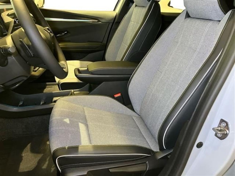 Renault Megane E-Tech Electric nuova a Como (11)