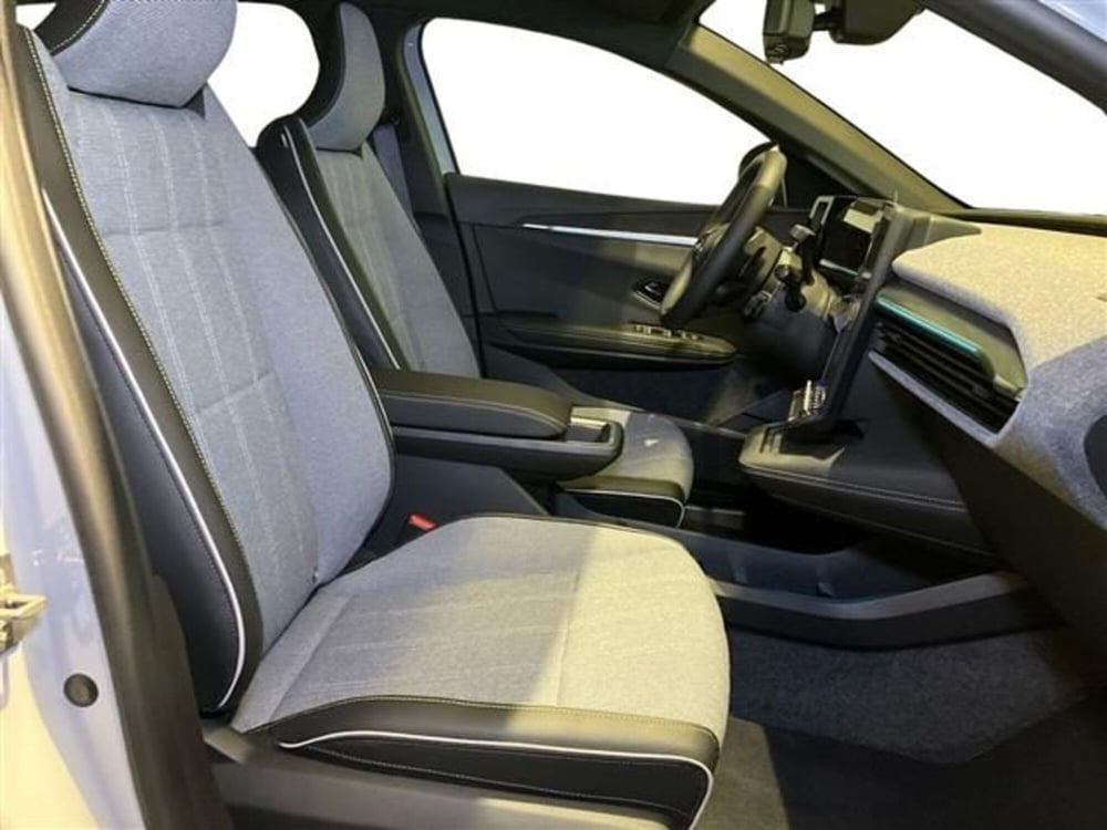 Renault Megane E-Tech Electric nuova a Como (12)