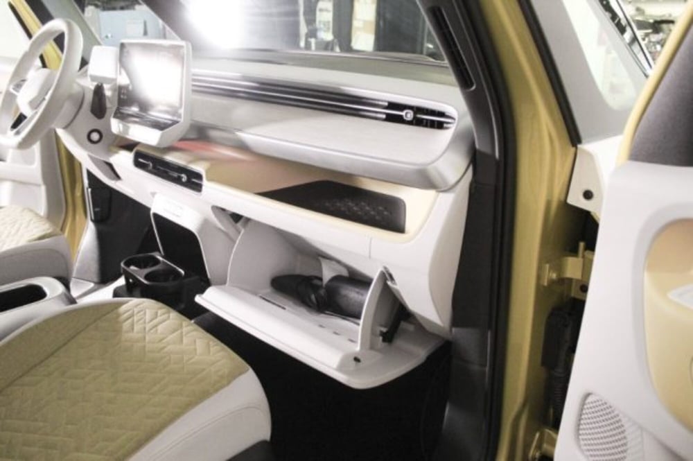 Volkswagen ID.Buzz usata a Novara (13)