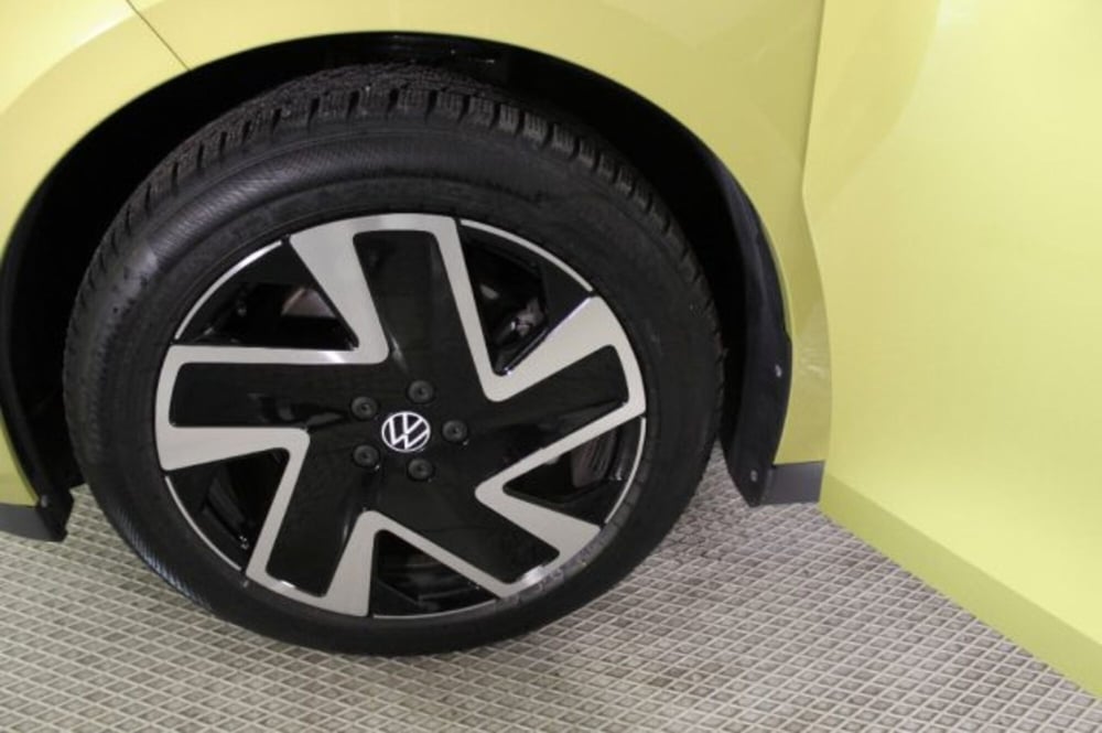 Volkswagen ID.Buzz usata a Novara (15)