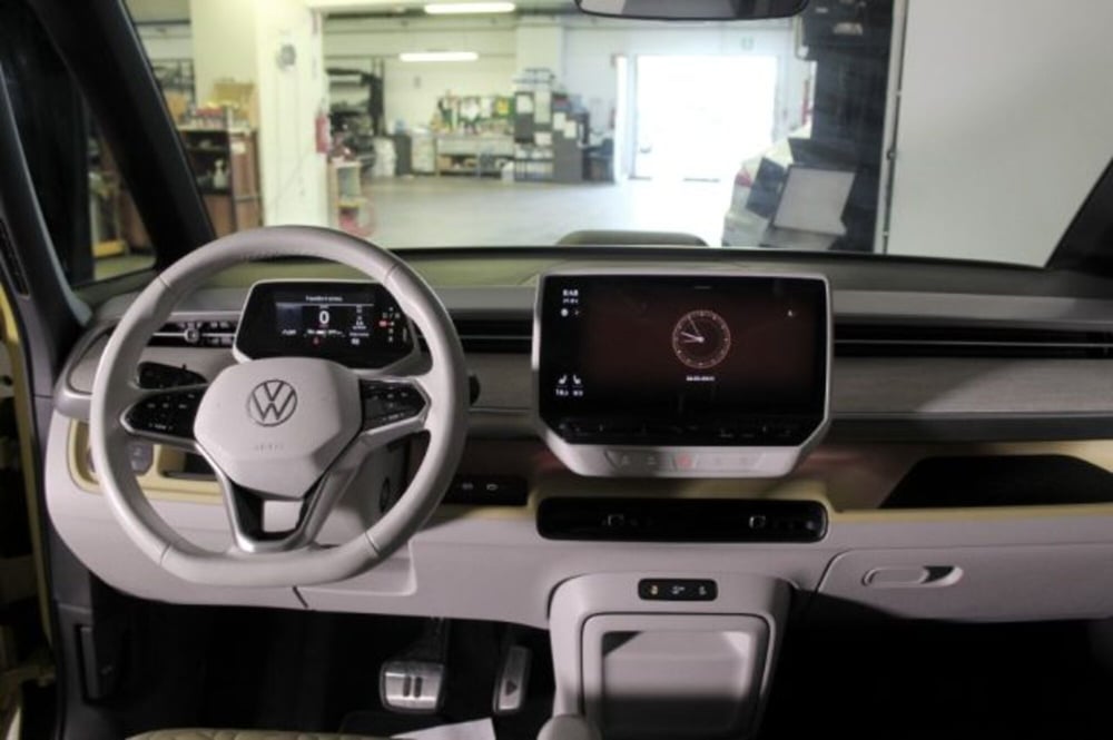 Volkswagen ID.Buzz usata a Novara (6)