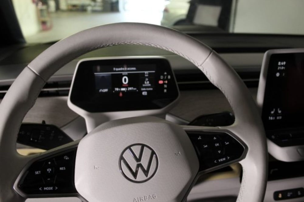 Volkswagen ID.Buzz usata a Novara (7)