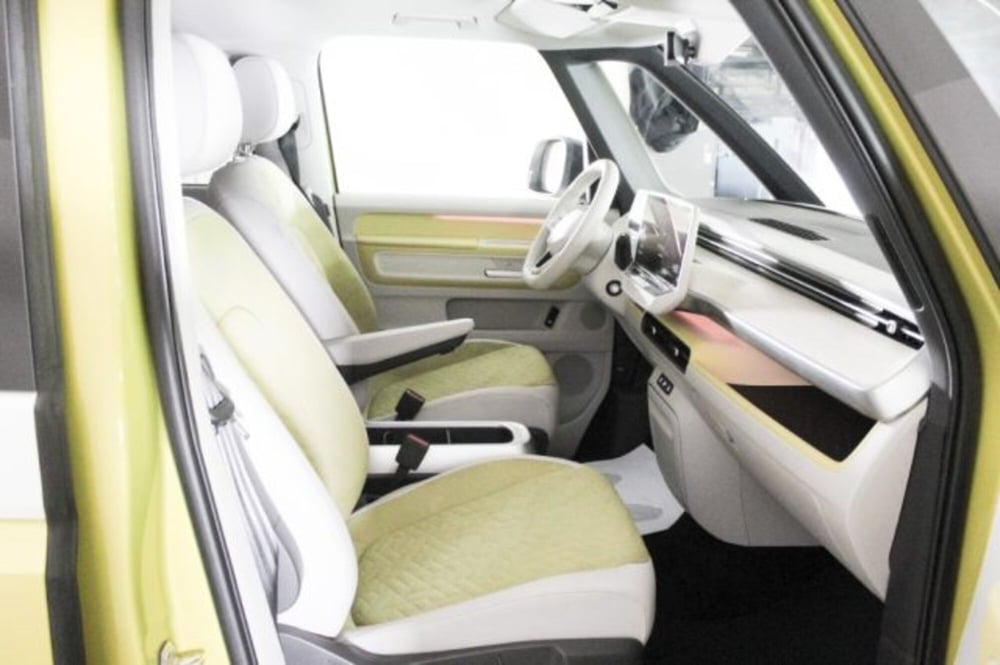 Volkswagen ID.Buzz usata a Novara (8)