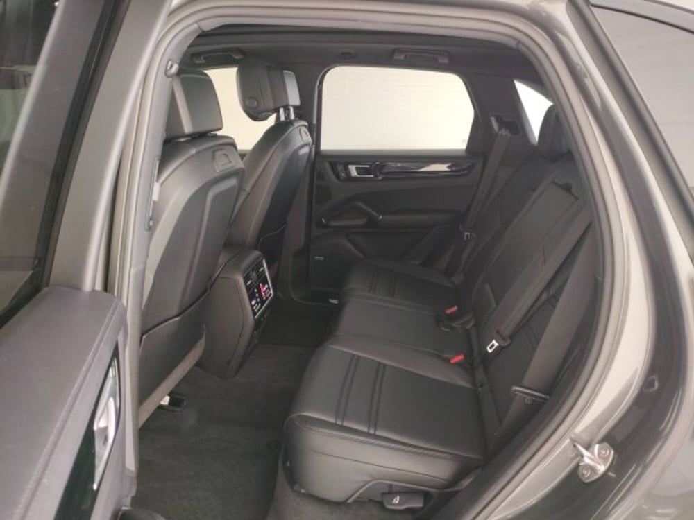 Porsche Cayenne usata a Teramo (11)