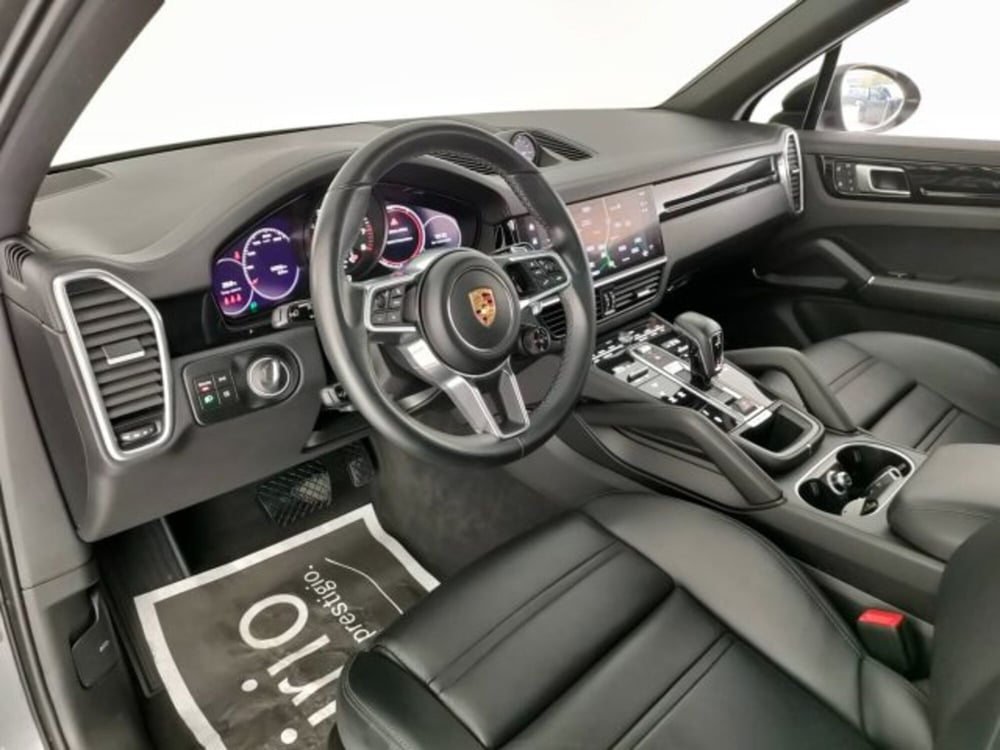 Porsche Cayenne usata a Teramo (15)