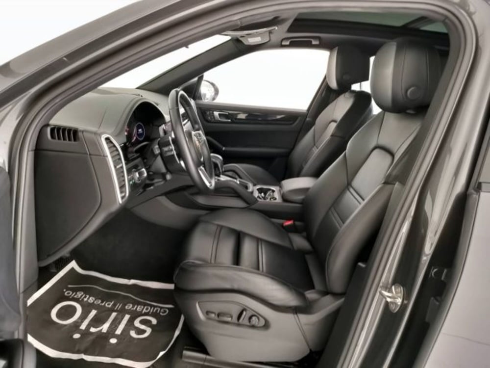Porsche Cayenne usata a Teramo (16)