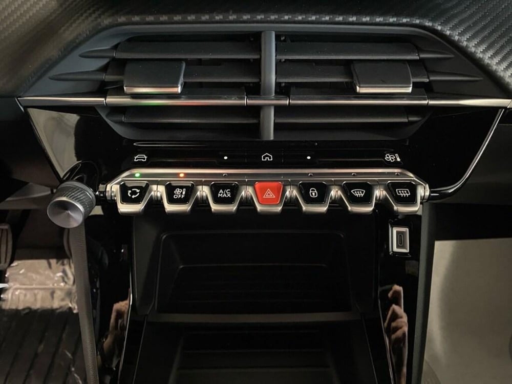 Peugeot 2008 nuova a Torino (12)