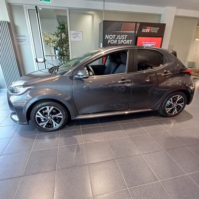 Toyota Yaris 1.5 Hybrid 5 porte Energy nuova a Sesto San Giovanni