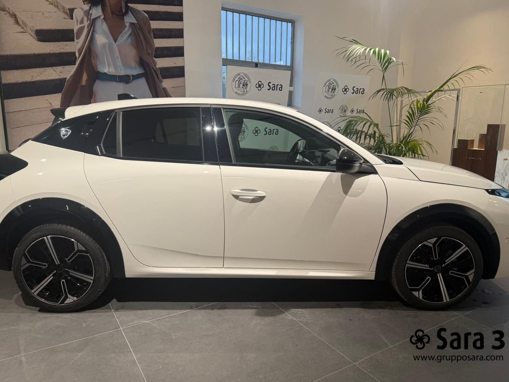 Lancia Ypsilon nuova a Benevento (4)
