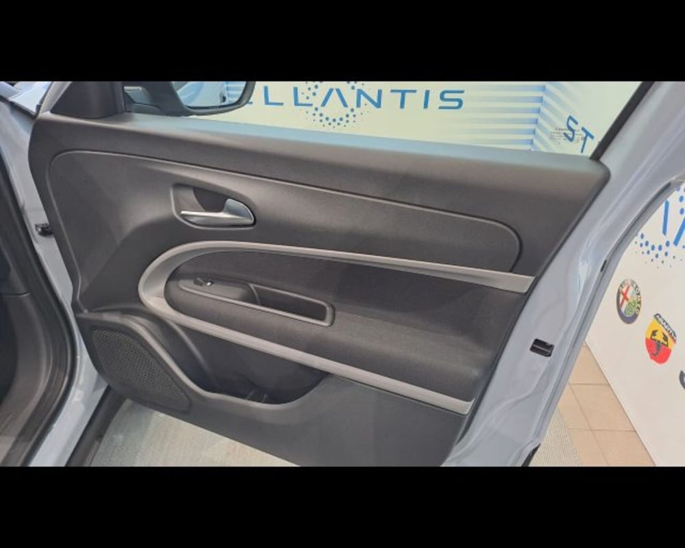 Jeep Avenger nuova a Aosta (20)