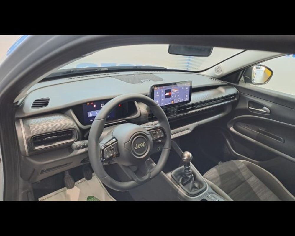 Jeep Avenger nuova a Aosta (6)