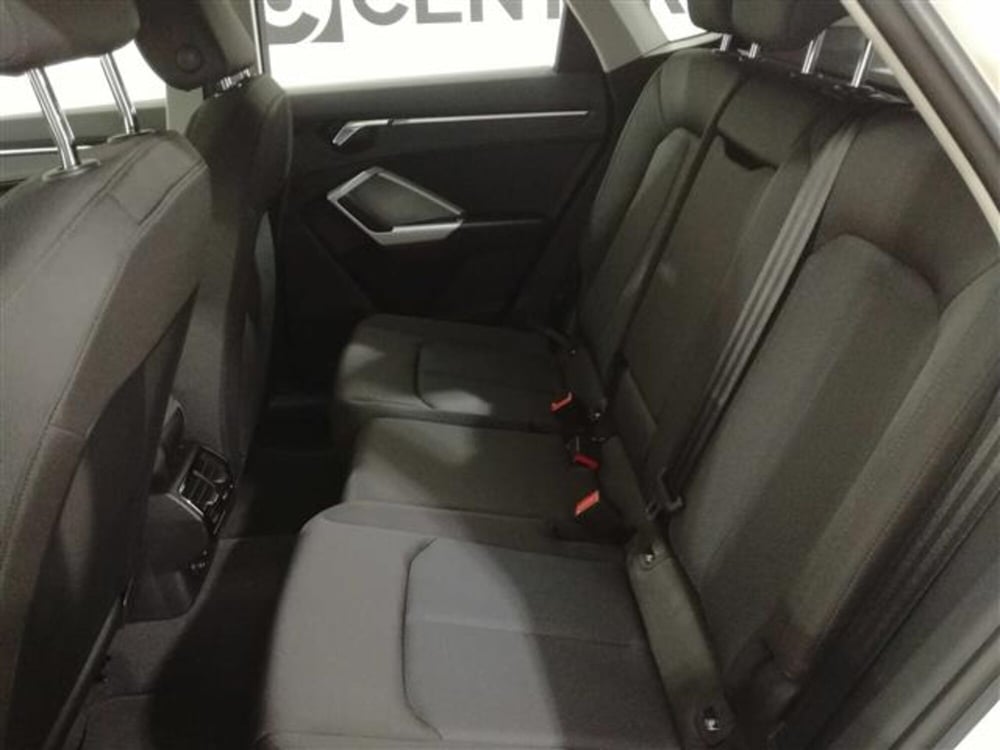 Audi Q3 Sportback nuova a Salerno (5)