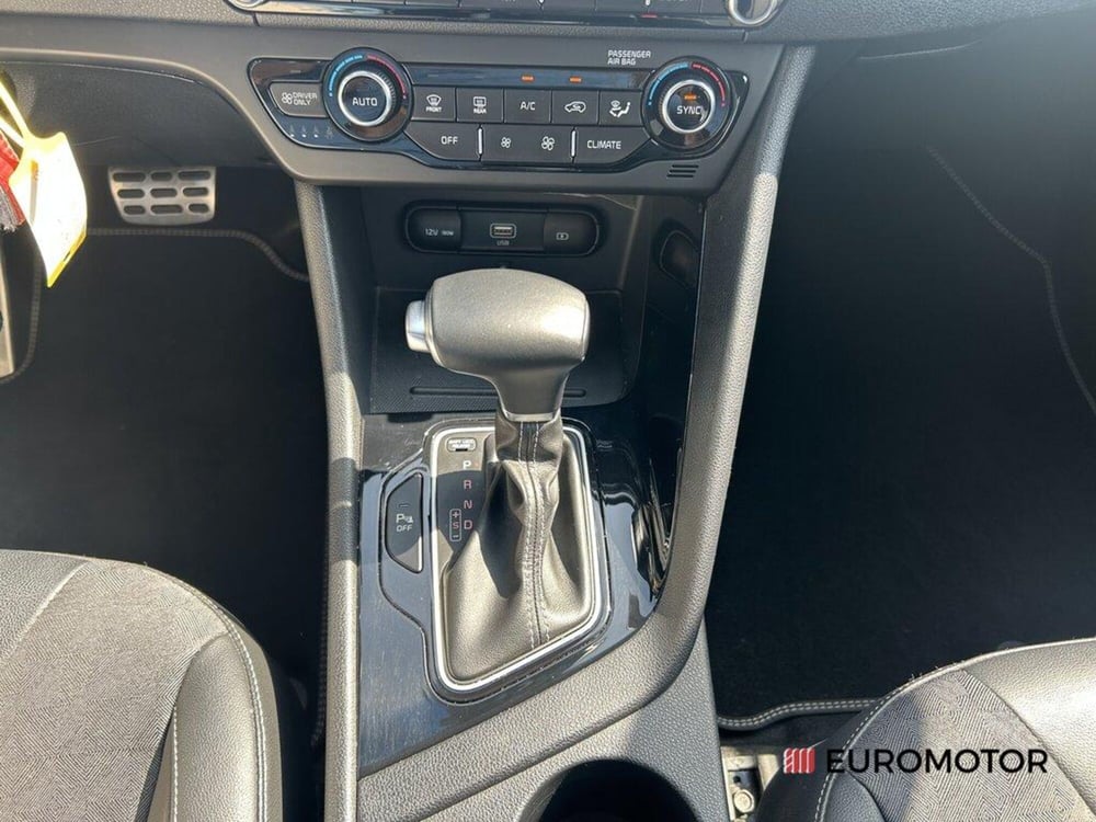 Kia Niro usata a Bari (15)