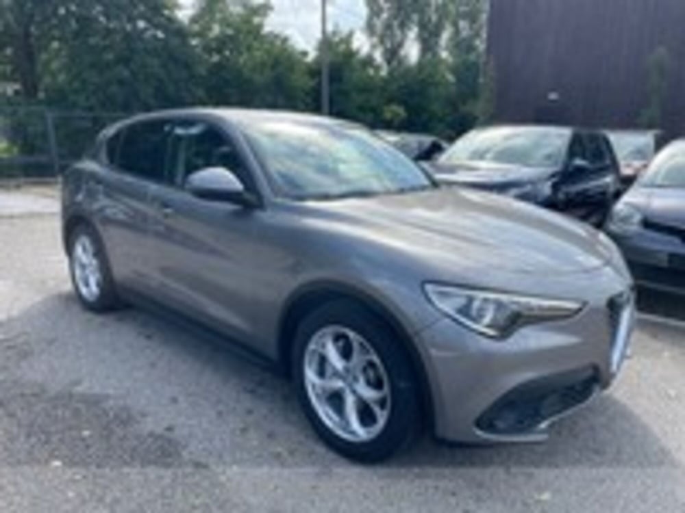 Alfa Romeo Stelvio usata a Udine (2)