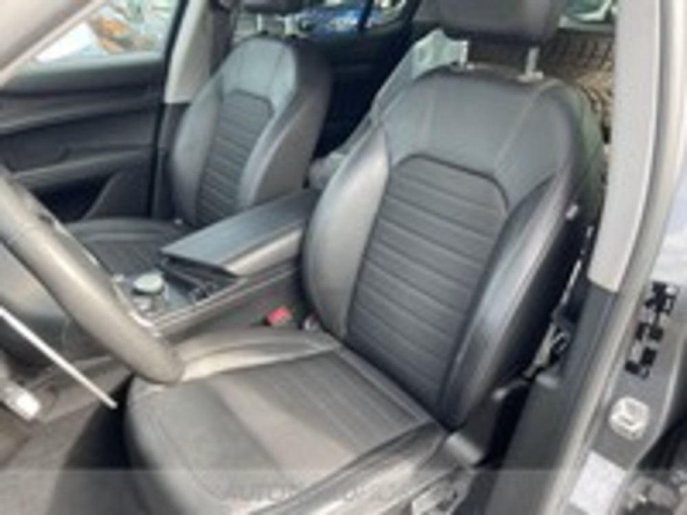 Alfa Romeo Stelvio usata a Udine (8)