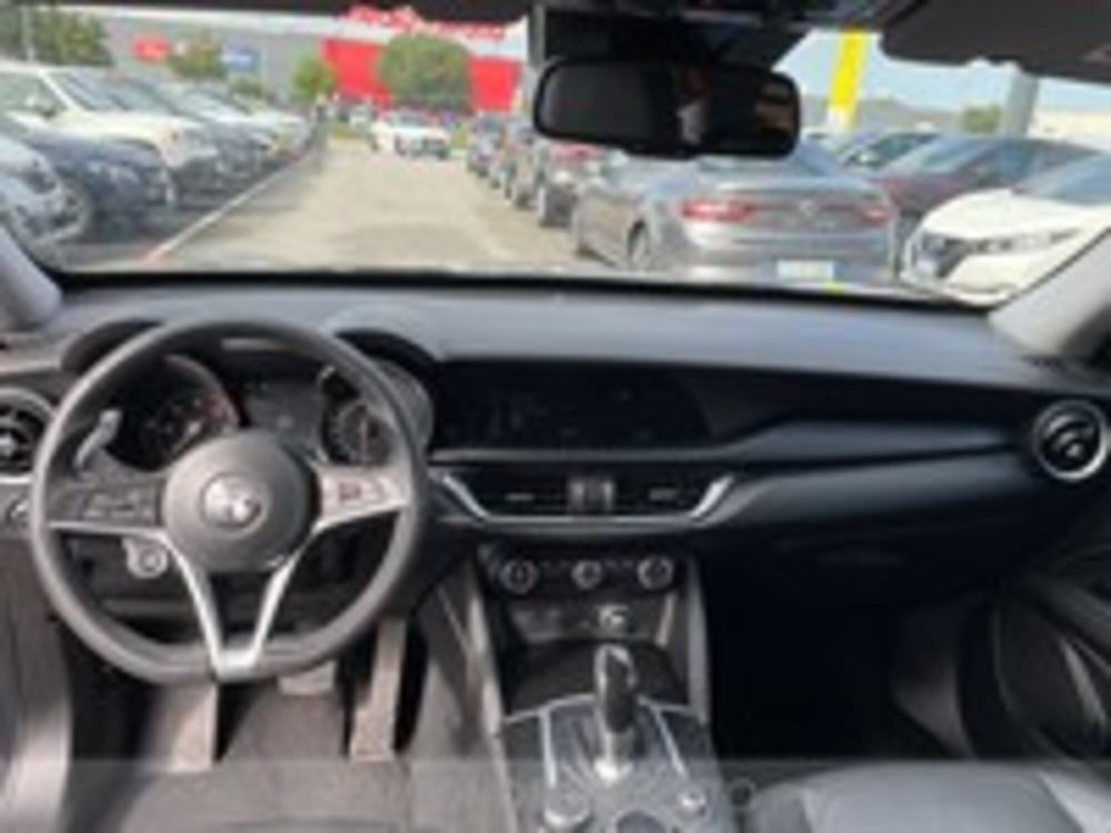 Alfa Romeo Stelvio usata a Udine (9)