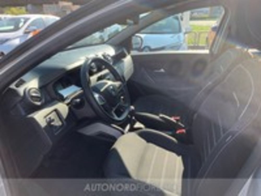 Dacia Duster usata a Udine (9)