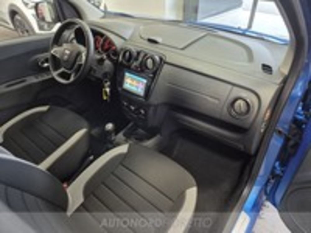 Dacia Lodgy usata a Udine (10)