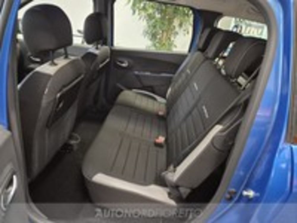 Dacia Lodgy usata a Udine (11)