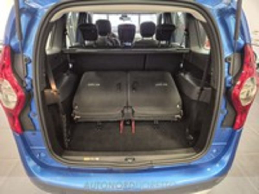 Dacia Lodgy usata a Udine (14)