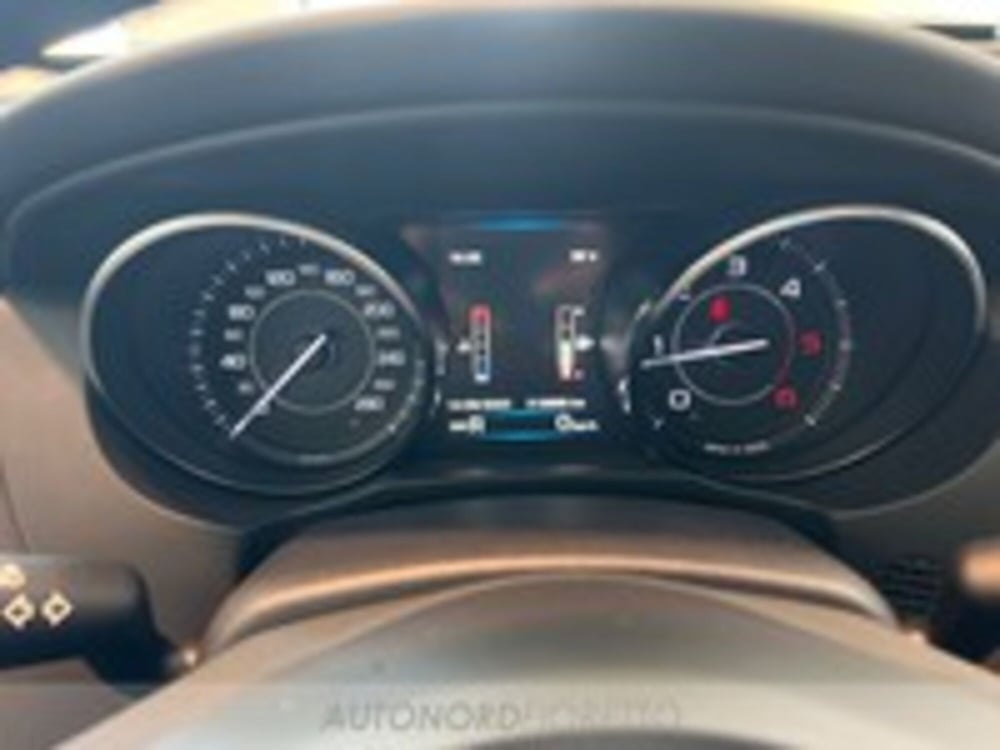 Jaguar XE usata a Udine (12)