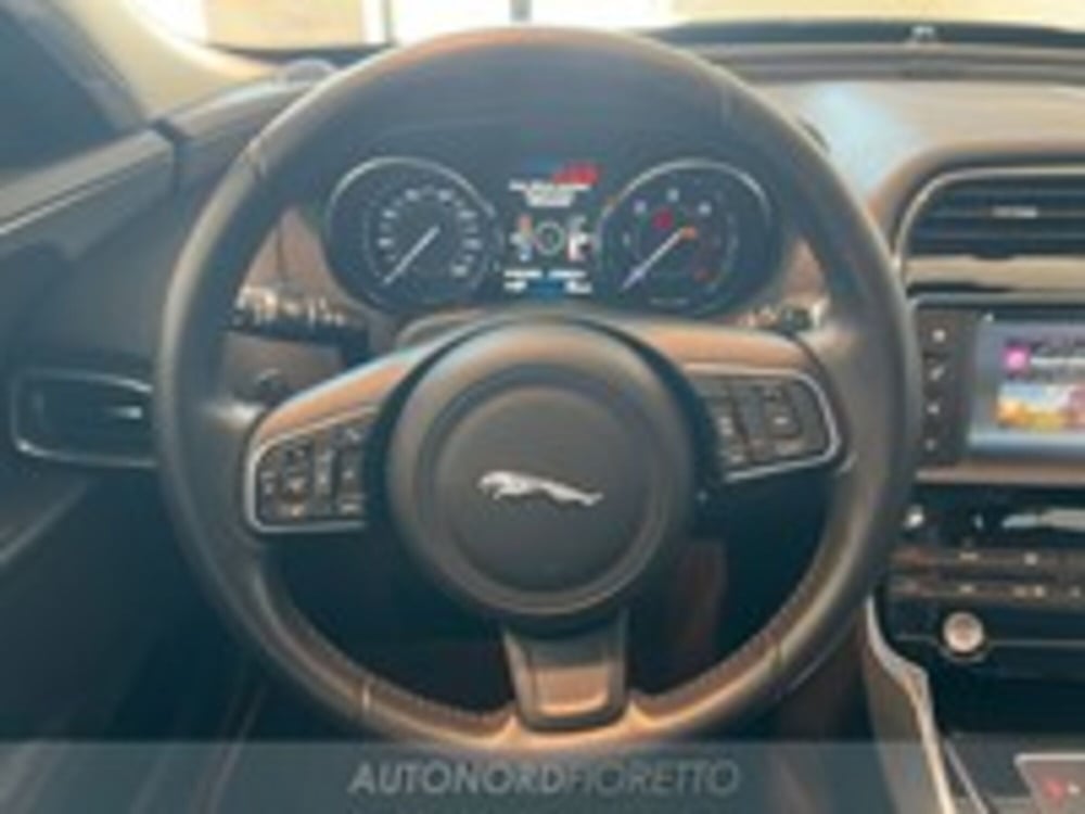 Jaguar XE usata a Udine (15)