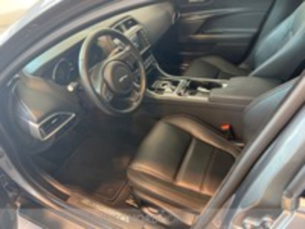 Jaguar XE usata a Udine (5)