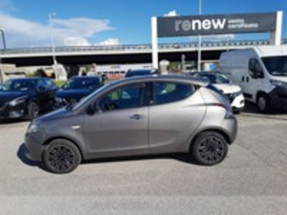 Lancia Ypsilon usata a Udine (2)