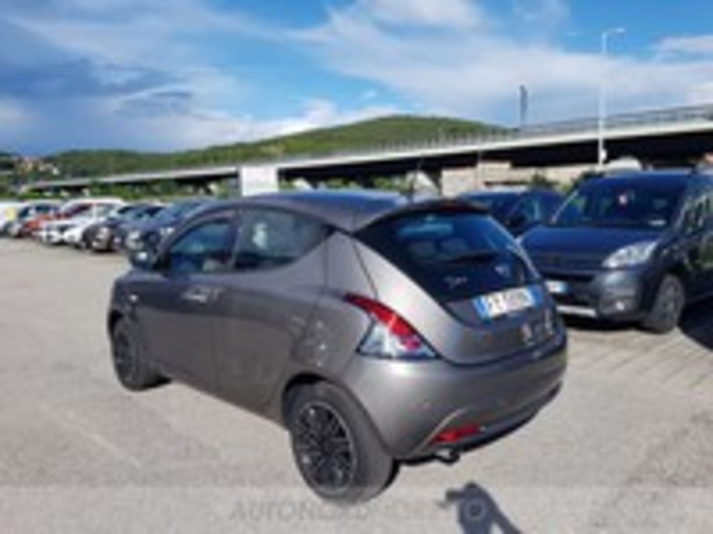 Lancia Ypsilon usata a Udine (3)