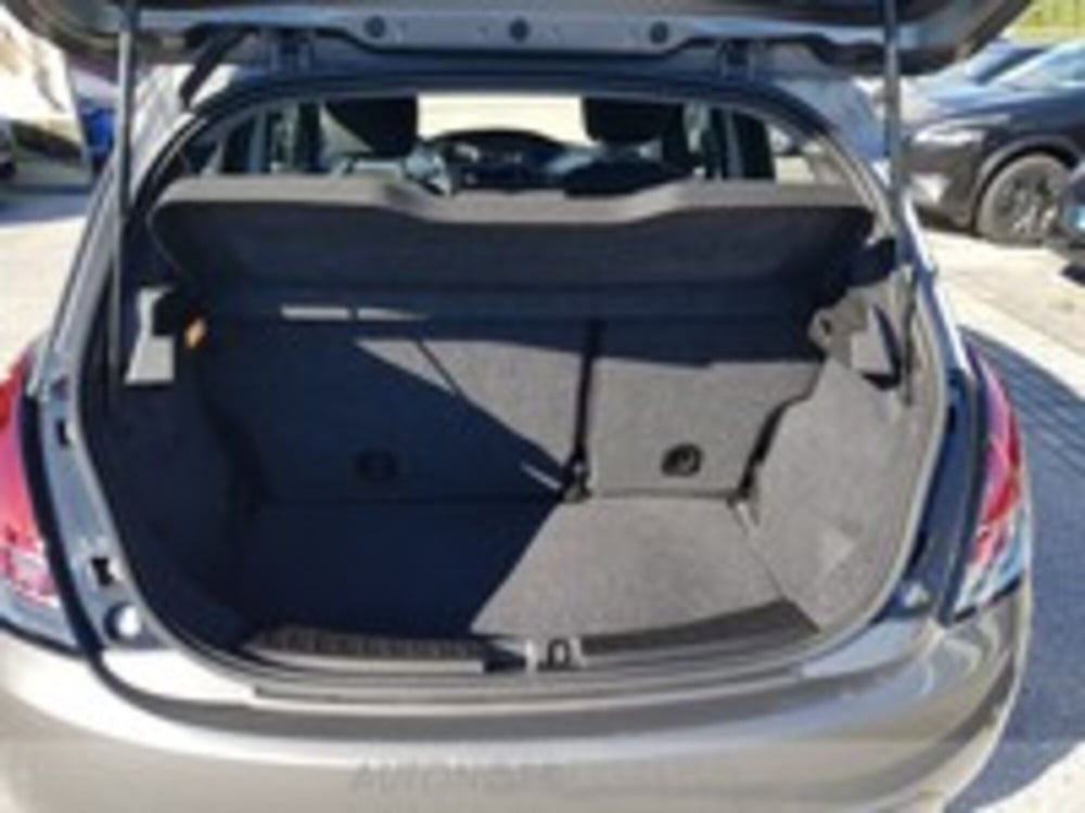 Lancia Ypsilon usata a Udine (9)