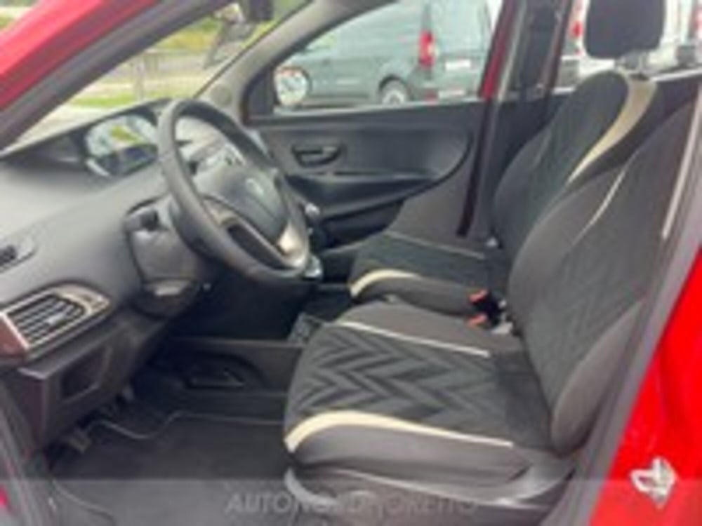Lancia Ypsilon usata a Udine (7)