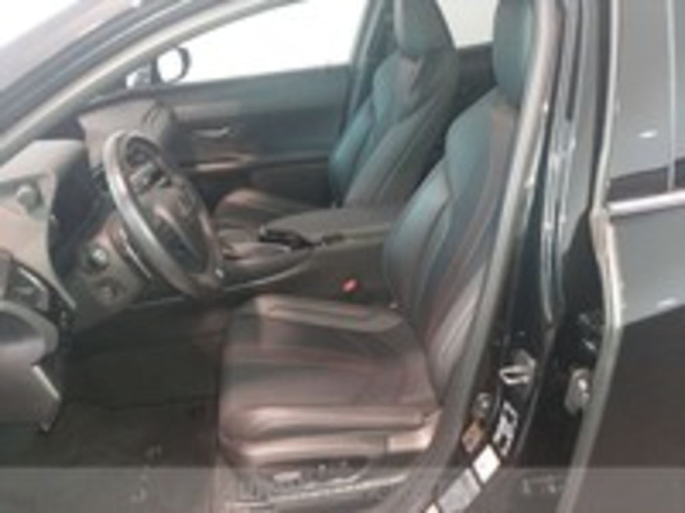 Lexus UX usata a Udine (6)